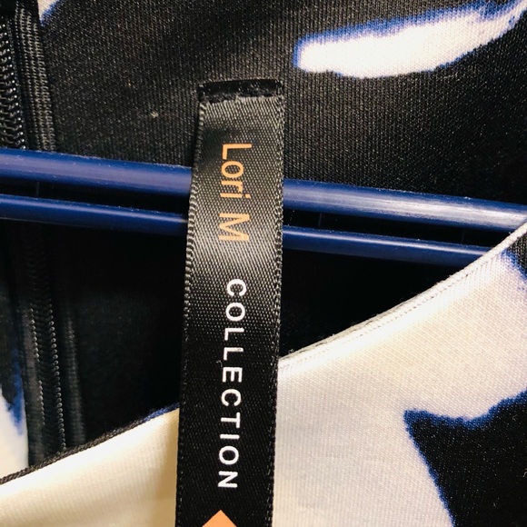 Size Medium - Picture 2 of 2